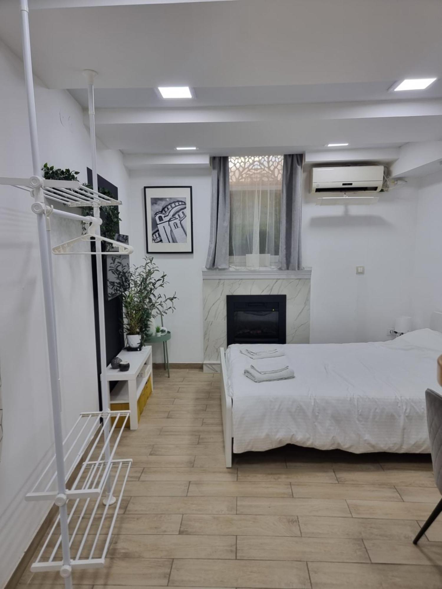 Appartamento Elegant Yellow Submarine Belgrado Esterno foto